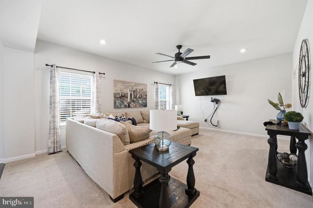 5316 HOLLEY OAK LN, Fredericksburg, VA 22407