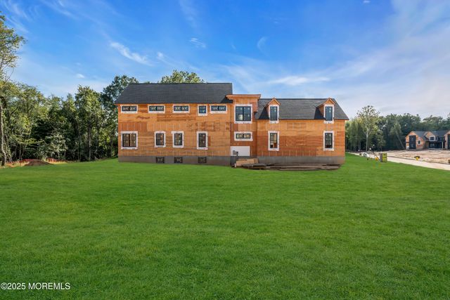 2 Lourdes Court, Farmingdale, NJ 07727