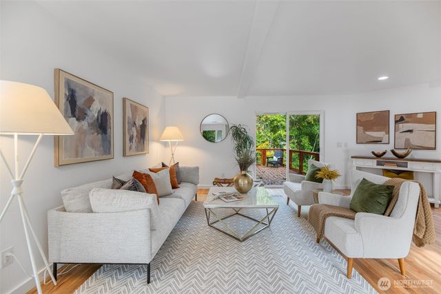 2708 NE 98th Street, Seattle, WA 98115