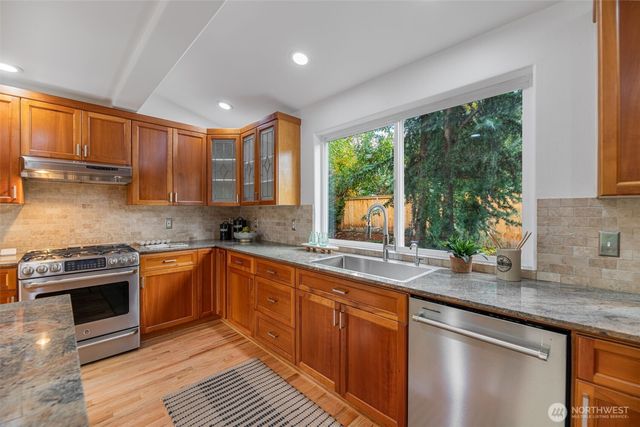 2708 NE 98th Street, Seattle, WA 98115