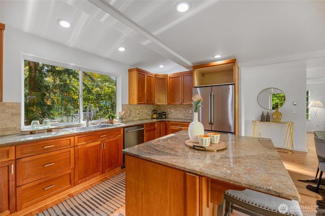 2708 NE 98th Street, Seattle, WA 98115