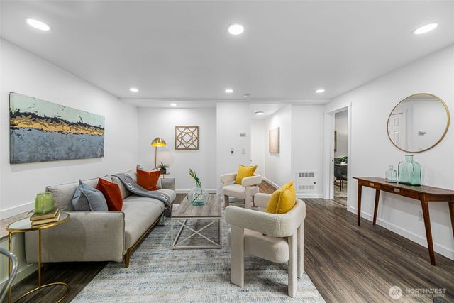 2708 NE 98th Street, Seattle, WA 98115