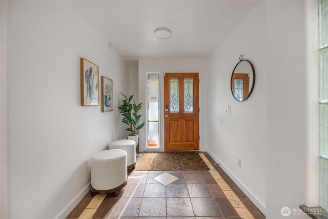 2708 NE 98th Street, Seattle, WA 98115