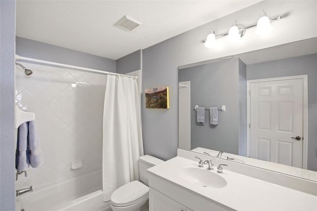 5655 KEY LARGO COURT 5655, Bradenton, FL 34203