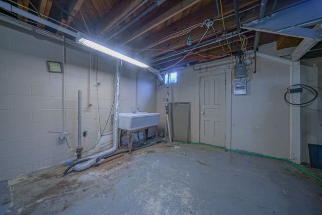 2610 S Klinger Road, Pecatonica, IL 61063