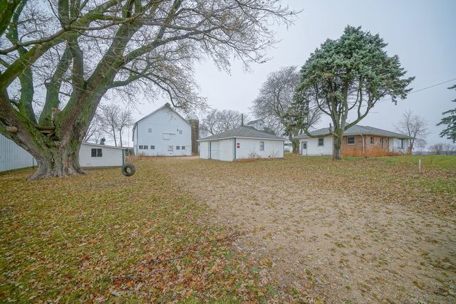 2610 S Klinger Road, Pecatonica, IL 61063