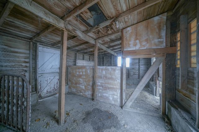 2610 S Klinger Road, Pecatonica, IL 61063