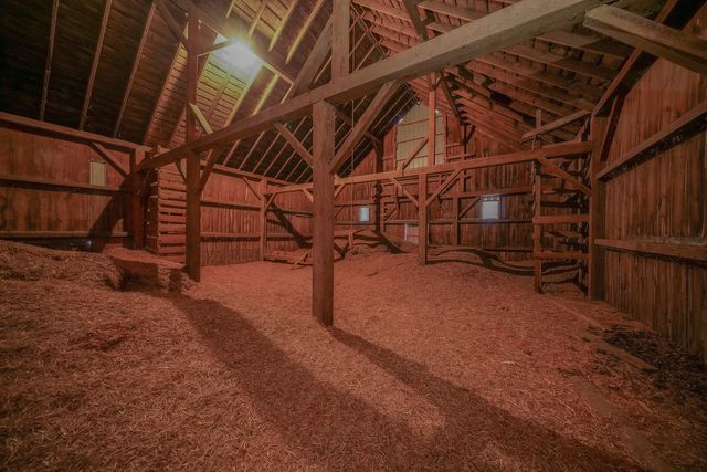 2610 S Klinger Road, Pecatonica, IL 61063