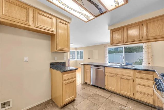 19121 Broken Bow, Riverside, CA 92508
