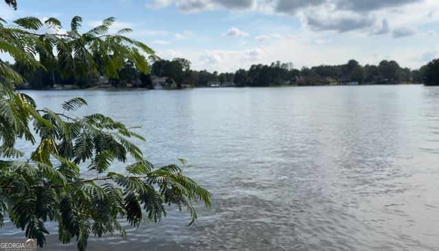 231 N Lakeshore Drive, Carrollton, GA 30117