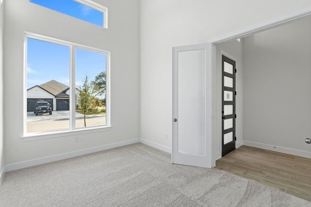 604 Lightstone DR, Georgetown, TX 78633