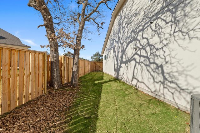 604 Lightstone DR, Georgetown, TX 78633