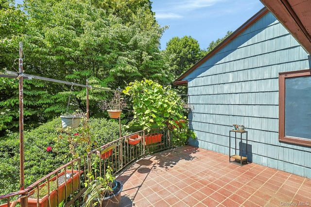 15 Grandview Lane, Thornwood, NY 10594