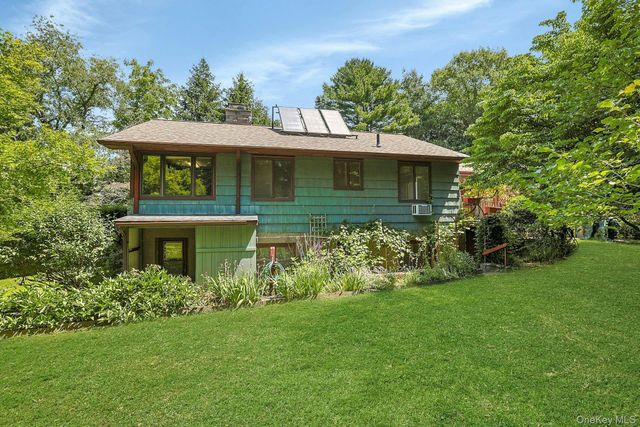 15 Grandview Lane, Thornwood, NY 10594
