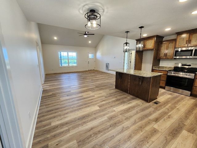 195 Scenic Ln, Hartsville, TN 37074