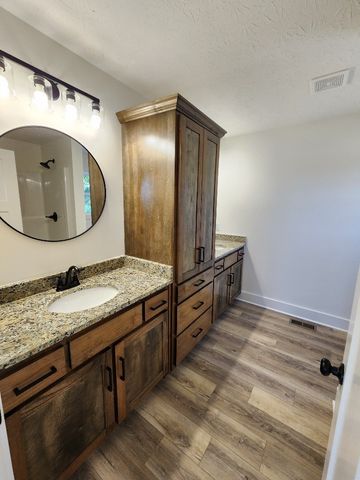 195 Scenic Ln, Hartsville, TN 37074