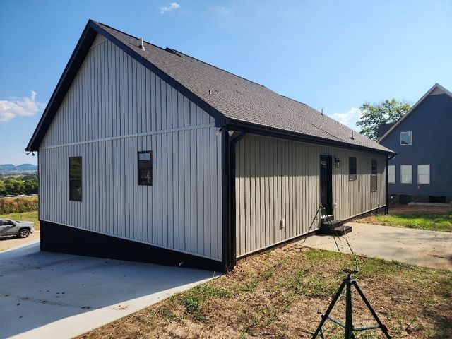 195 Scenic Ln, Hartsville, TN 37074