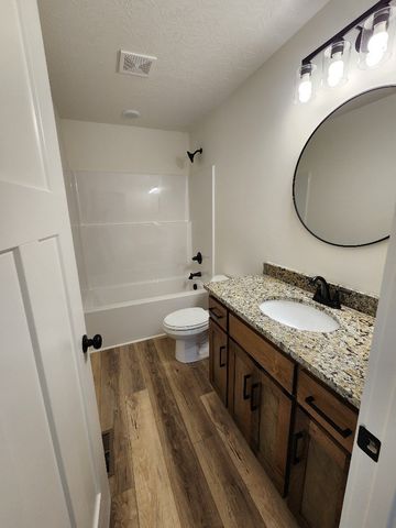 195 Scenic Ln, Hartsville, TN 37074