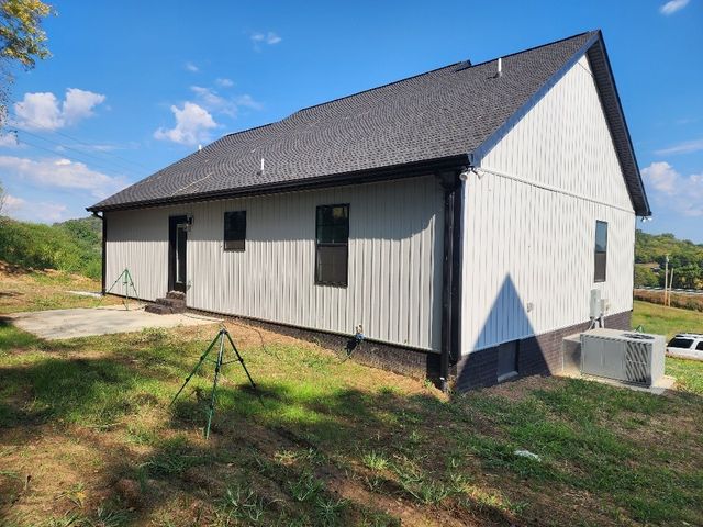 195 Scenic Ln, Hartsville, TN 37074