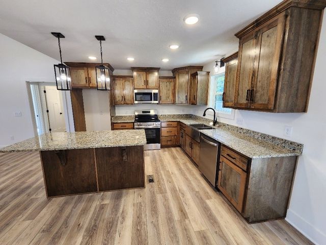 195 Scenic Ln, Hartsville, TN 37074