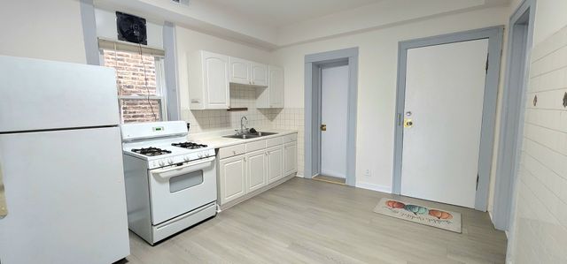 3520 S Winchester Avenue 1F, Chicago, IL 60609