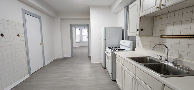 3520 S Winchester Avenue 1F, Chicago, IL 60609