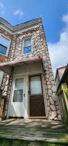 3520 S Winchester Avenue 1F, Chicago, IL 60609