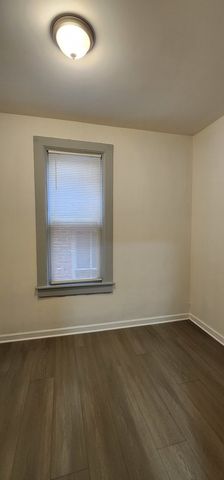 3520 S Winchester Avenue 1F, Chicago, IL 60609