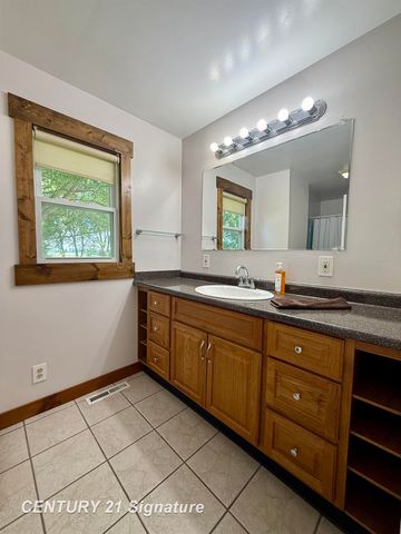 101 E Laporte Road, Mt Haley Twp, MI 48637
