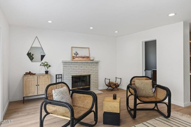 921 Calle Pinata, Thousand Oaks, CA 91320