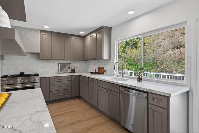 921 Calle Pinata, Thousand Oaks, CA 91320