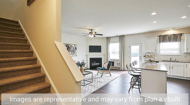 3020 Middle Creek Lane, Greensboro, NC 27405