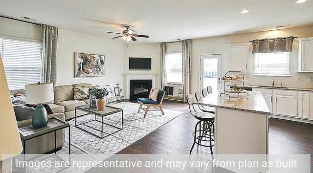 3020 Middle Creek Lane, Greensboro, NC 27405