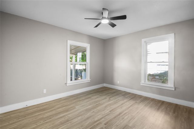 5624 S Hampshire Boulevard, Fort Worth, TX 76112