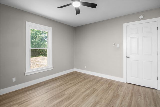 5624 S Hampshire Boulevard, Fort Worth, TX 76112