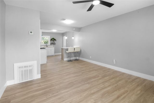 5624 S Hampshire Boulevard, Fort Worth, TX 76112