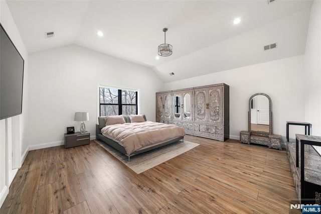 129 Rivervale Road, River Vale, NJ 07675