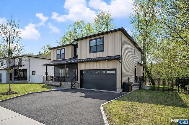 129 Rivervale Road, River Vale, NJ 07675