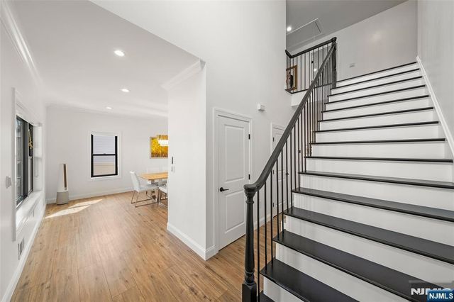 129 Rivervale Road, River Vale, NJ 07675