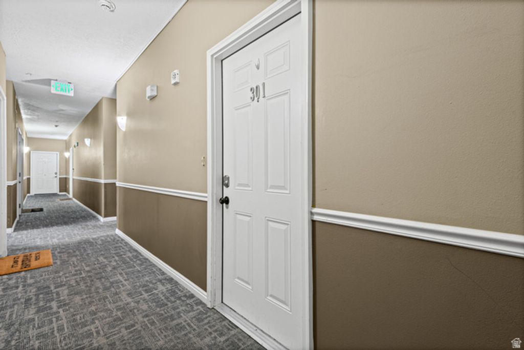 Image 2 of property listing at 180 W ALBION VILLAGE WAY #301, Sandy, UT 84070