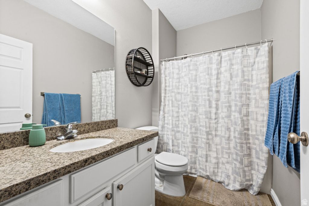 Image 18 of property listing at 180 W ALBION VILLAGE WAY #301, Sandy, UT 84070