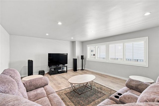 5354 Lindley Avenue 209, Encino, CA 91316