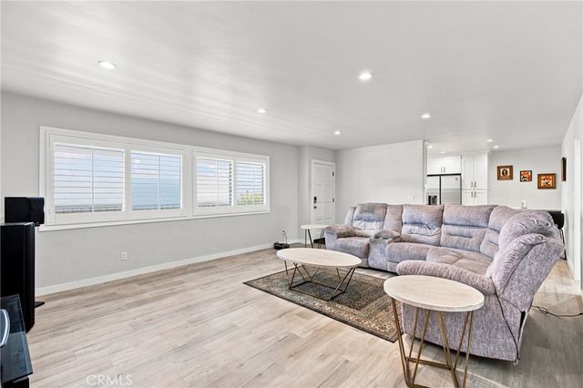 5354 Lindley Avenue 209, Encino, CA 91316