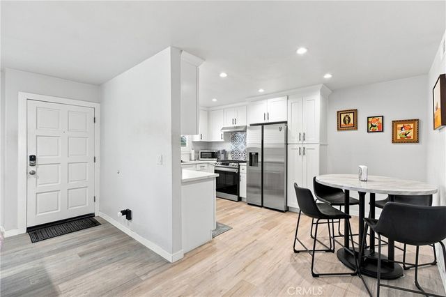 5354 Lindley Avenue 209, Encino, CA 91316