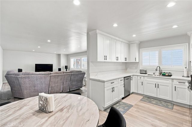 5354 Lindley Avenue 209, Encino, CA 91316