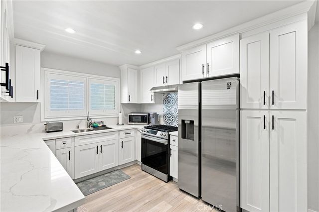 5354 Lindley Avenue 209, Encino, CA 91316