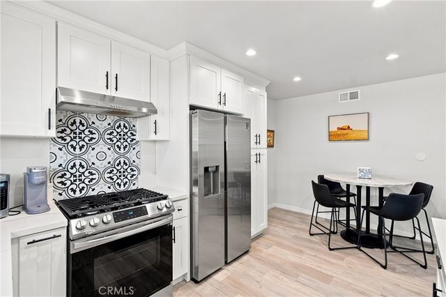5354 Lindley Avenue 209, Encino, CA 91316
