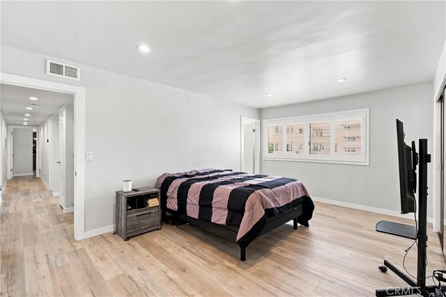 5354 Lindley Avenue 209, Encino, CA 91316