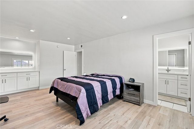 5354 Lindley Avenue 209, Encino, CA 91316