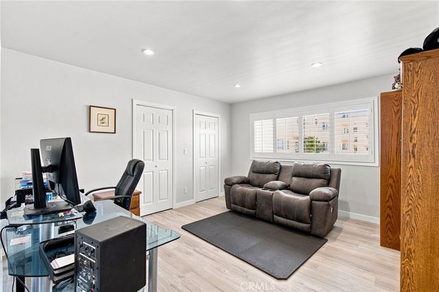 5354 Lindley Avenue 209, Encino, CA 91316